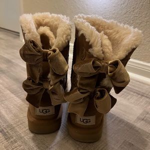 Ugg Velvet Bow Boots